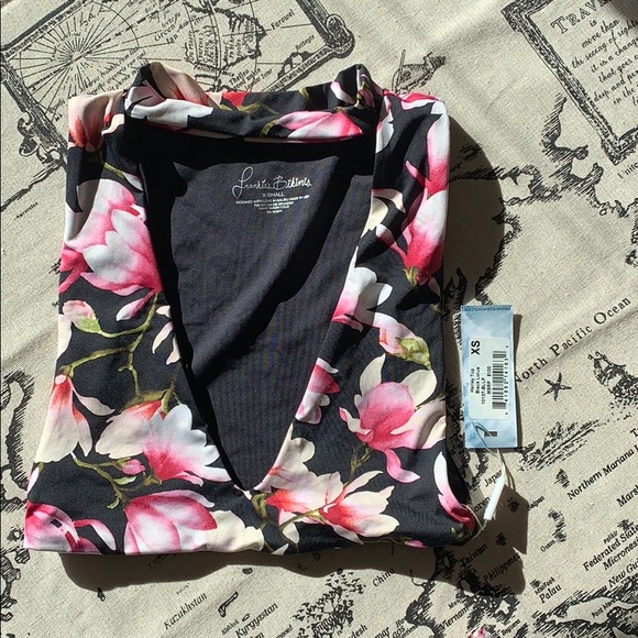 Frankies Bikinis Harley Top in Black Lotus XS - Picture 6 of 8